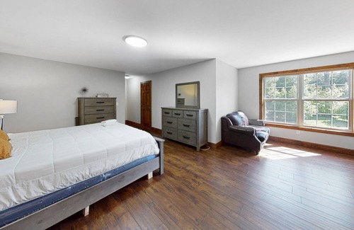 Blakeslee Villa | Luxurious 4BR Poconos Green Estate with Hot Tub, Sauna & Jacuzzi