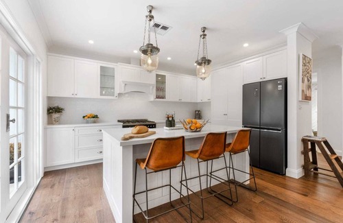 Wentworth Falls Casa | Luxurious 4BR Villa/Bush/Fireplace/Pet Friendly