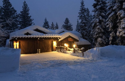 Truckee Casa | Lujoso 5000 pies cuadrados Northstar Home: increíble sala de juegos y cuatro suites con cama King