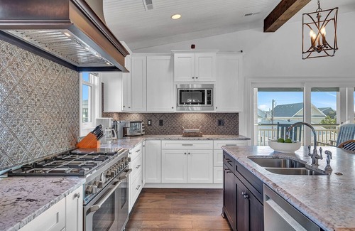 Wrightsville Beach Casa | Luxurious 5br/5.5ba home w/ocean views, elevator, only steps to the beach!