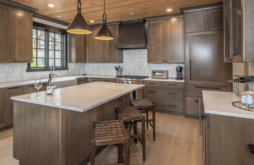 Big Sky Casa | Luxurious 5BR Home! Private Patio with Hot Tub! Walk to Town Center! 15 Min Driv