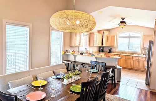 Bethany Beach Casa | Luxurious 5BR Inlet View Home with Elevator – South Shore Marina