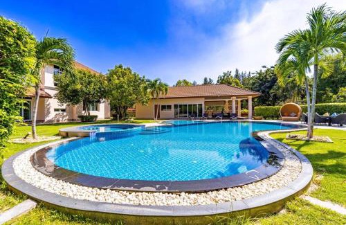 Cha-am Villa | Luxurious 6 Bedroom Mansion Close To Beach CAS