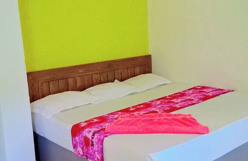Warakapola Complejo | Luxurious 6-bedroom resort with WiFi, AC in charming Algama
