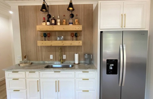 Arley Casa | Luxurious 6-bedroom Smith Lake house in tranquil Arley area!