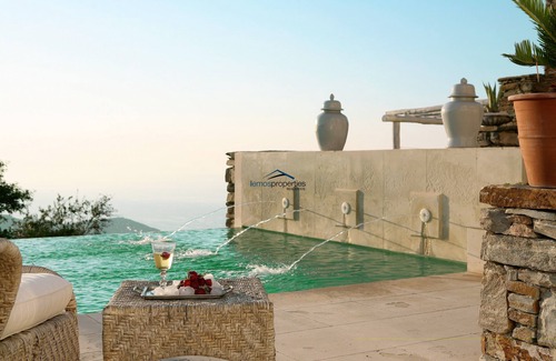 Kea Villa | Lujosa villa de 700 metros cuadrados con piscina y una impresionante vista al mar.