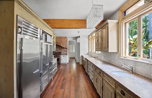 Beverly Hills Casa | Luxurious 8-bedroom estate with AC, WiFi in brilliant Beverly Hills