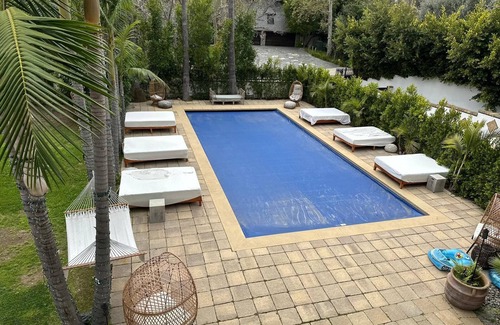 Beverly Hills Casa | Luxurious 8-bedroom estate with AC, WiFi in brilliant Beverly Hills
