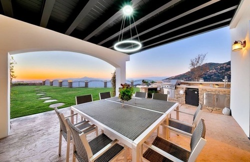 Malibu Casa | Luxurious 8-bedroom malibu Skyview estate With endless Stunning mountain views.