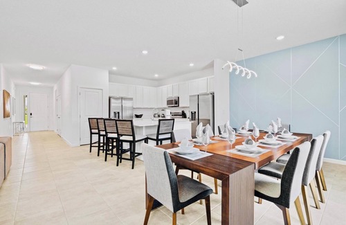 Historic Downtown Kissimmee Casa | Luxurious 8BR Bella Vida Villa - Private Pool & Resort Amenities