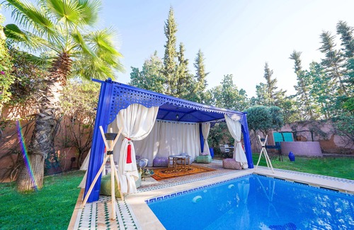 Aghmat Villa | Lujosa villa en Aghmat con piscina privada y vistas panorámicas a la montaña