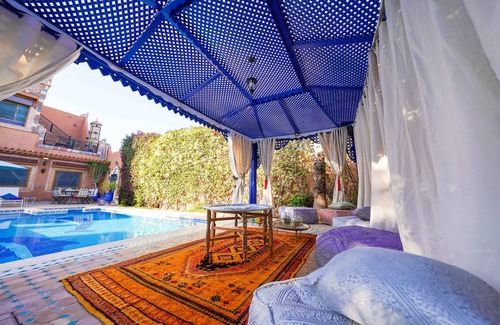 Aghmat Villa | Lujosa villa en Aghmat con piscina privada y vistas panorámicas a la montaña