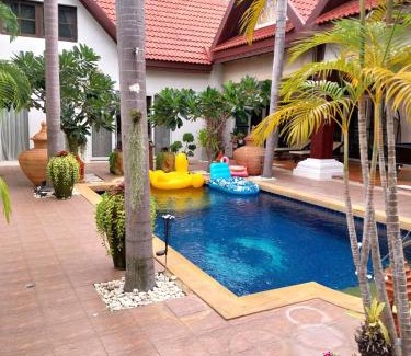 South Pattaya Villa | Luxurious and spacious Poolvilla at about 500 mtr from Jomtien Beach with luxurious facility Private Swimming Pool, Jaccuzi,Fitness Room,Table Tennis and many more