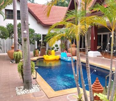 South Pattaya Villa | Luxurious and spacious Poolvilla at about 500 mtr from Jomtien Beach with luxurious facility Private Swimming Pool, Jaccuzi,Fitness Room,Table Tennis and many more