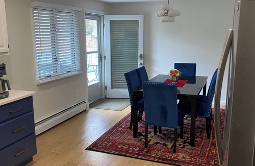 Hamden Casa | Luxurious and Spacious Family Home In Quiet and Pristine Area of Hamden