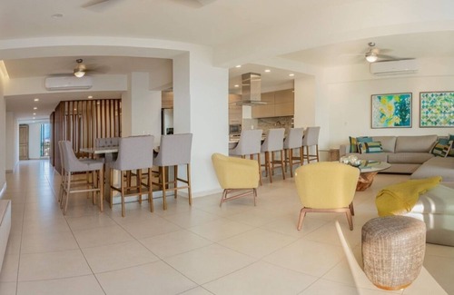 Puerto Vallarta Condominio | Luxurious and upgraded condominium with unparalleled ocean views!