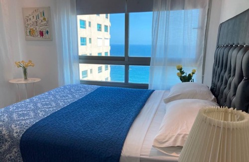 San Geronimo Apartamento | Lujoso apartamento con vista frente al mar Caribe, piso 27. Desayuno GRATIS