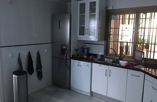 Costa del Sol Occidental Apartamento | Lujoso apartamento de 3 dormitorios y 3 baños junto al mar, zona elegante y tranquila de ELVIRIA
