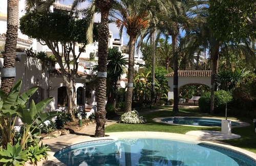 Costa del Sol Occidental Apartamento | Lujoso apartamento de 3 dormitorios y 3 baños junto al mar, zona elegante y tranquila de ELVIRIA