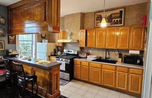 Queens Casa | Luxurious Apartment at Colonial Townhouse