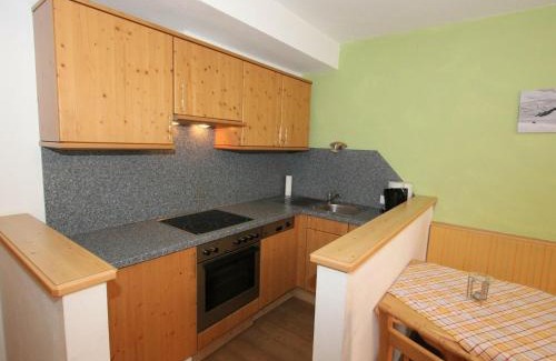 Huben Apartamento | Luxurious Apartment in L ngenfeld with Sauna