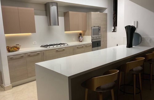Cali Apartamento | Lujoso Apartamento en la Zona Oeste de Cali: Elegancia y Seguridad.