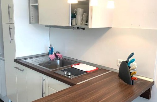 Regensburg Apartamento | Luxurious Apartment , Next to University& WIFI, Free Parking, Bed&Matress