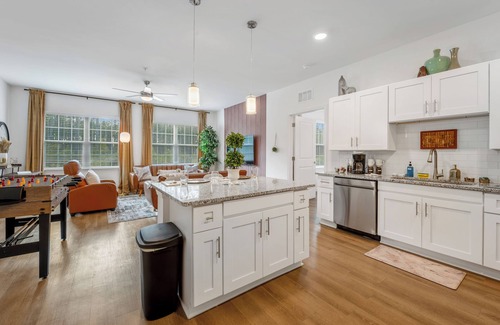 Yulee Apartamento | Luxurious Apartments - Pool Gym Bikes
