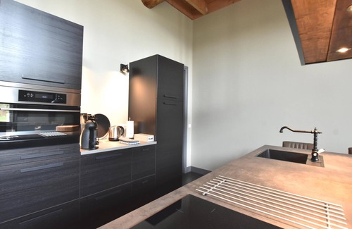 Dwingeloo Casa | Luxurious authentic holiday farm with a hot tub