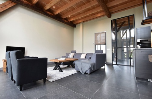 Dwingeloo Casa | Luxurious authentic holiday farm with a hot tub