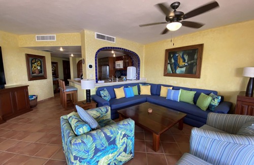 Puerto Aventuras Condominio | Luxurious beachfront condo on Riviera Maya, 2 bdrm, large balconies, 1575 sq ft