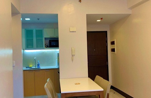 Lapu-Lapu Condominio | Luxurious Beach View Condo Unit