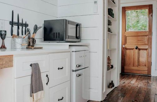 Rising Fawn Casa | Luxurious Cabin with Jacuzzi and Breathtaking Views in Georgia