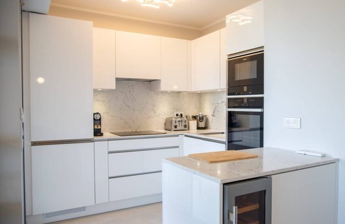La Croix des Gardes Apartamento | Luxurious Cannes partment, SEA VIEW And INFINITY SWIMMING POOL