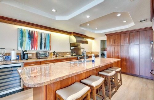 Channel Islands Casa | ¡NUEVO! Luxe Channel Island Harbour Home w / Boat Dock!