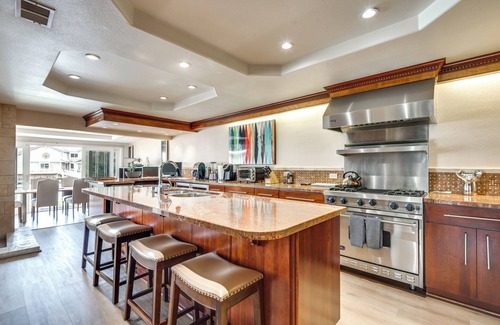 Channel Islands Casa | ¡NUEVO! Luxe Channel Island Harbour Home w / Boat Dock!