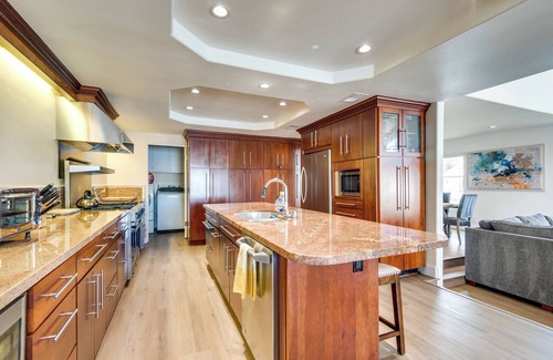 Channel Islands Casa | ¡NUEVO! Luxe Channel Island Harbour Home w / Boat Dock!