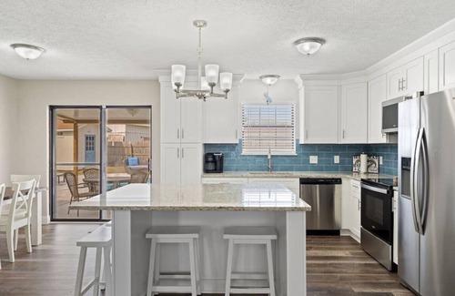 El Centro Beach Casa | Luxurious & Comfy - Private Pool & Spa - Golf Cart