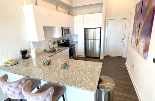 Home Park Apartamento | Luxurious & Comfy ~ 5★ Location ~ ♛King Bed ~ Pool