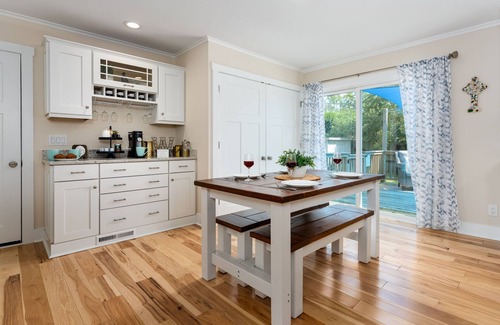 Kings Grant Casa | Luxurious & Comfy Haven: Prime Location ~ Pool ~ Hot Tub ~ Fire Pit ~ Gym ~ Pkg!