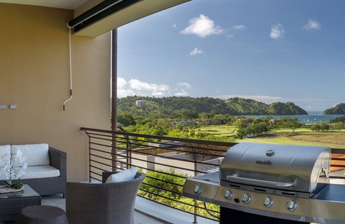 Herradura Condominio | Luxurious Condo: Los Sueños Miramar 3 bedroom