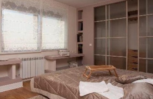 Oborishte Apartamento | Luxurious condo in downtown