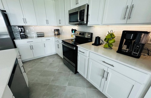 Biggar Condominio | Luxurious Condo in Babcock w/ Golf, Heated Pools, Hot Tub, Pickle ball, & Tennis
