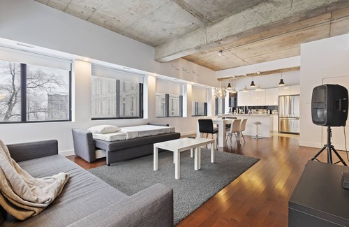 Plateau Mont Royal Condominio | Luxurious Condo ✓ ❤️ of Montreal ✓ Free parking ✓ Subway across the street!