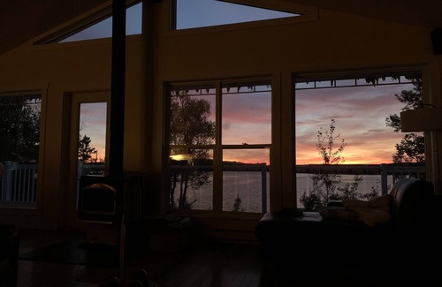 Antigonish County Villa | Romántica casa de campo en un estuario con un muelle, kayaks y sauna