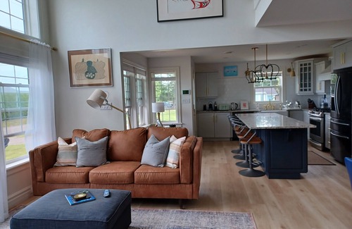 Shediac Casa | Luxurious cottage in the Heart of Shediac w/firepit, bike trail to Parlee beach!