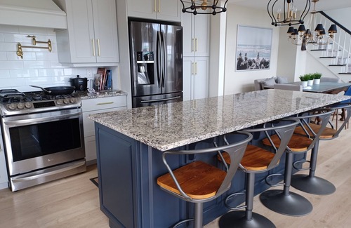 Shediac Casa | Luxurious cottage in the Heart of Shediac w/firepit, bike trail to Parlee beach!