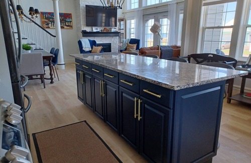 Shediac Casa | Luxurious cottage in the Heart of Shediac w/firepit, bike trail to Parlee beach!