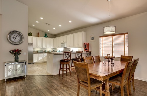Indio Casa | Lujoso Country Club Home w / Servicios. Mins to Golf, IW Tennis, Polo y MÁS