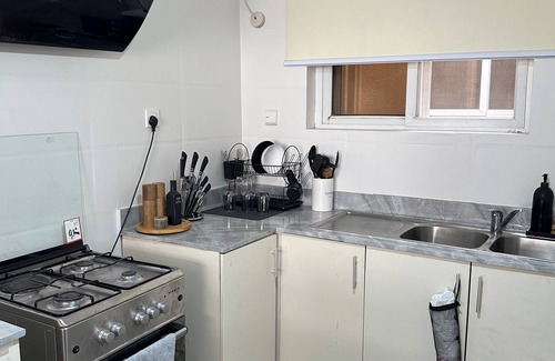Ofin Apartamento | Luxurious Cozy Modern 3 Bedroom Penthouse Apartment in a Secured Estate